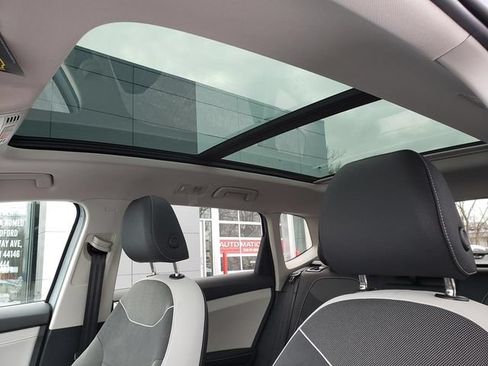 New 2026 Volkswagen Taos SE FWD image 7
