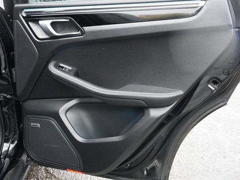 Used 2021 Porsche Macan S w/ Premium Package Plus image 25