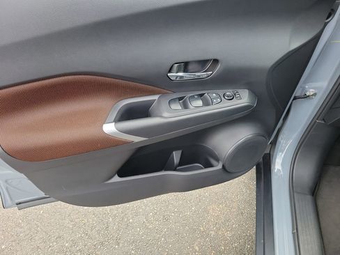 Used 2023 Nissan Kicks SR FWD image 21