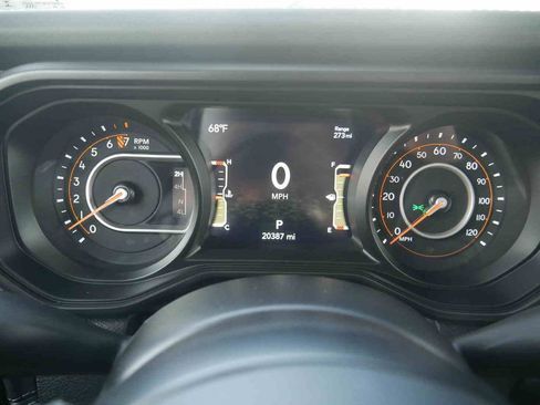 Certified 2026 Jeep Gladiator Mojave AWD/4WD image 39