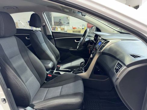 Used 2017 Hyundai Elantra GT image 26