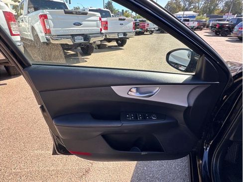 Used 2023 Kia Forte LXS FWD image 15