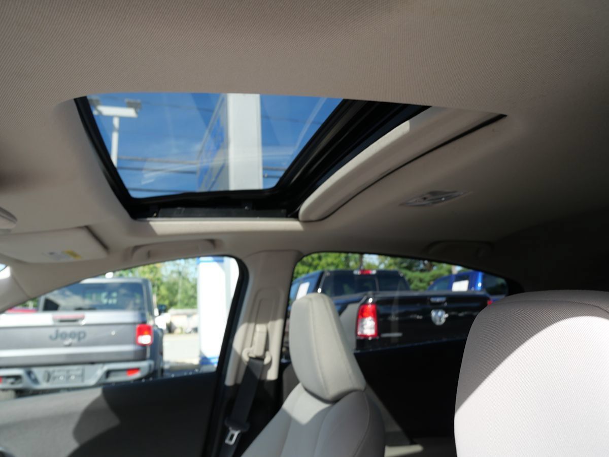 Used 2019 Honda HR-V EX image 11