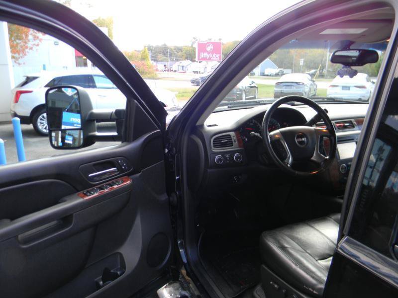 Used 2012 GMC Sierra 3500 SLT w/ SLT Convenience Package AWD/4WD image 17