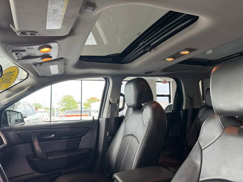 Used 2016 GMC Acadia SLT w/ Premium Edition FWD image 8