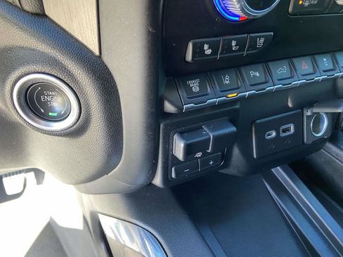 Used 2022 GMC Sierra 2500 Denali w/ Technology Package image 12