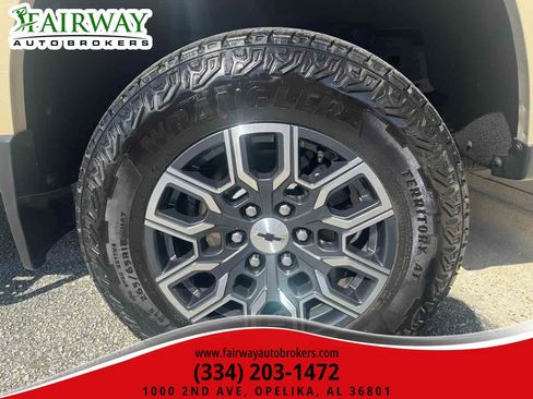 Used 2023 Chevrolet Colorado Z71 image 31