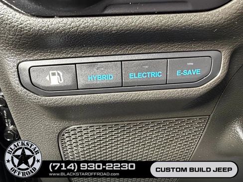 Used 2023 Jeep Wrangler Unlimited Rubicon 4xe AWD/4WD image 32