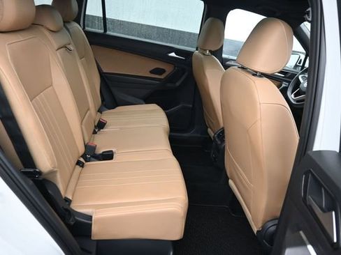 Used 2022 Volkswagen Tiguan SE AWD/4WD image 8