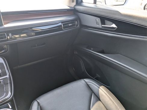 Used 2023 Lincoln Nautilus Reserve image 17