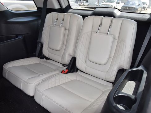 Used 2017 Ford Explorer Platinum AWD/4WD image 12