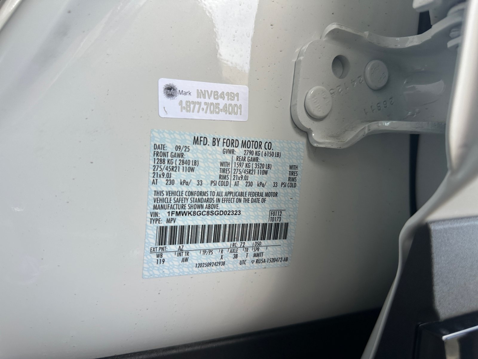 Used 2025 Ford Explorer ST w/ Sun And Sound Package AWD/4WD image 16