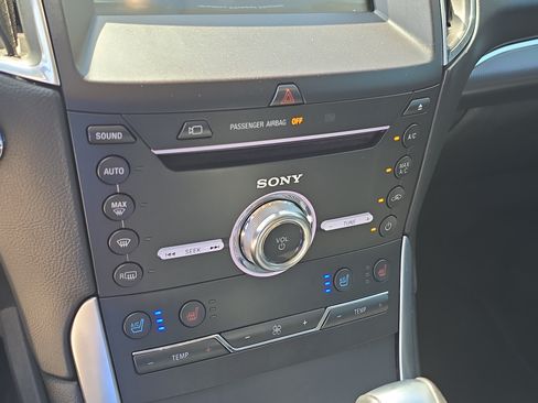 Used 2018 Ford Edge Titanium w/ Equipment Group 302A AWD/4WD image 27
