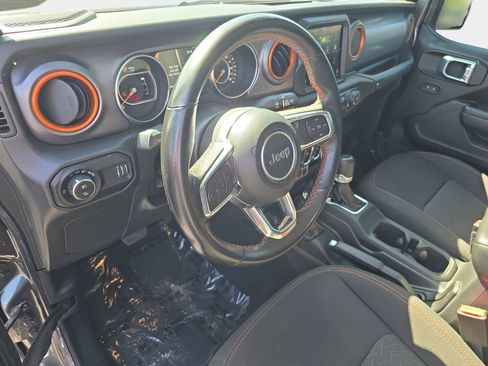 Used 2023 Jeep Gladiator Mojave AWD/4WD image 20
