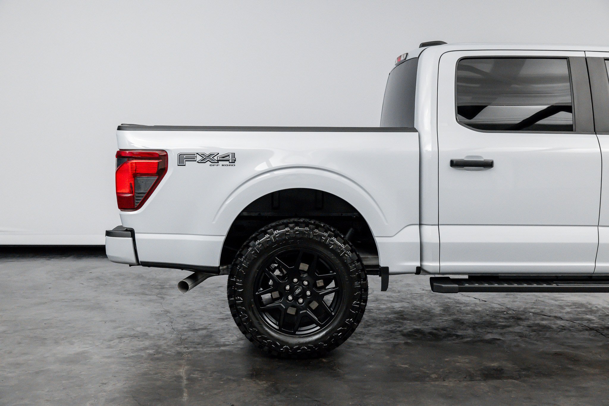 Used 2025 Ford F150 STX w/ STX Black Appearance Package AWD/4WD image 24