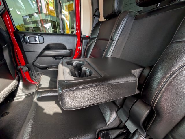 Used 2020 Jeep Gladiator Overland AWD/4WD image 14