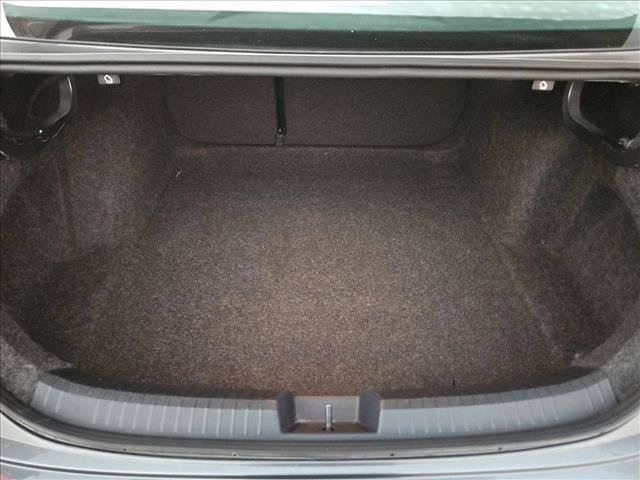 Used 2025 Volkswagen Jetta SE FWD image 6