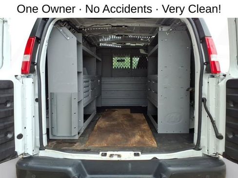Used 2021 Chevrolet Express 3500 w/ Driver Convenience Package RWD image 19