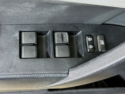 Used 2015 Toyota Corolla LE image 15