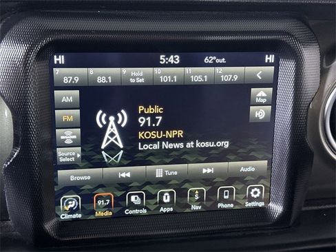 Used 2023 Jeep Gladiator Overland image 13