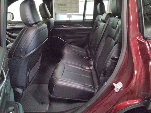 New 2026 Jeep Grand Cherokee Limited w/ Limited Altitude Package AWD/4WD image 10