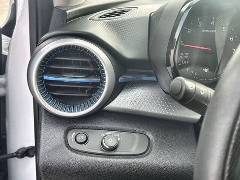 Used 2024 Chevrolet Trax LS FWD image 17