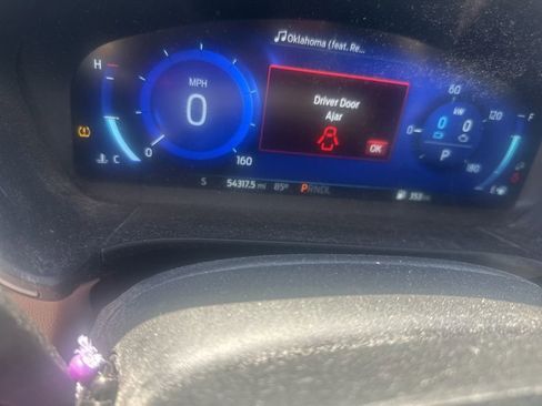 Used 2020 Ford Escape Titanium image 14