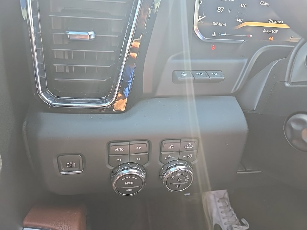 Used 2024 GMC Sierra 1500 Denali Ultimate AWD/4WD image 17