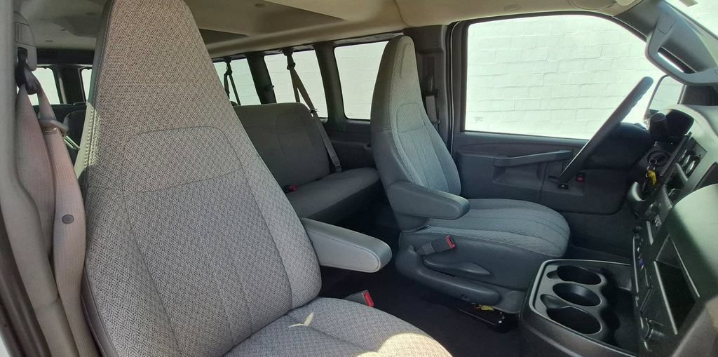 Used 2025 Chevrolet Express 3500 LT w/ LT Preferred Equipment Group RWD image 62