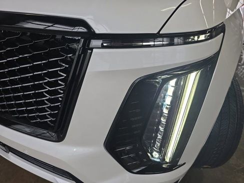 Certified 2025 Cadillac Escalade Sport Platinum w/ LPO, ONYX Package image 33