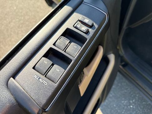Used 2019 Toyota 4Runner SR5 AWD/4WD image 25