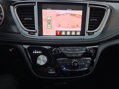 New 2026 Chrysler Pacifica Select image 13