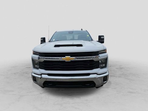 Used 2024 Chevrolet Silverado 2500 LT image 3
