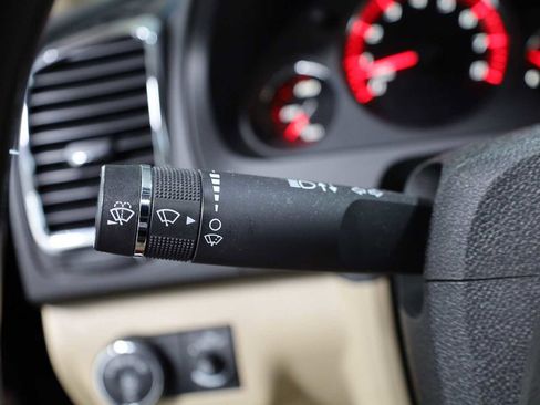 Used 2012 GMC Acadia Denali image 27