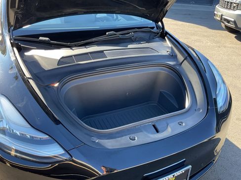 Used 2020 Tesla Model Y Long Range image 21