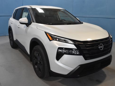 New 2026 Nissan Rogue SV w/ Cold Weather Package AWD/4WD image 1