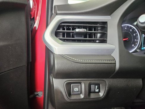 Used 2019 GMC Acadia SLT AWD/4WD image 30
