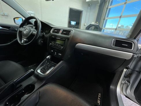 Used 2013 Volkswagen Jetta SE image 27