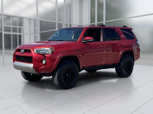 Used 2017 Toyota 4Runner TRD Off-Road Premium AWD/4WD image 2