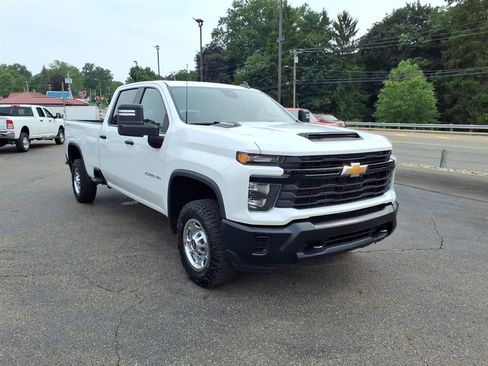 Used 2024 Chevrolet Silverado 2500 W/T w/ WT Convenience Package AWD/4WD image 3