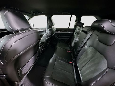 New 2026 Jeep Grand Cherokee Altitude AWD/4WD image 17