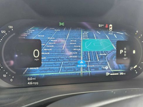 Certified 2025 Volvo XC40 B5 Plus w/ Climate Package AWD/4WD image 27