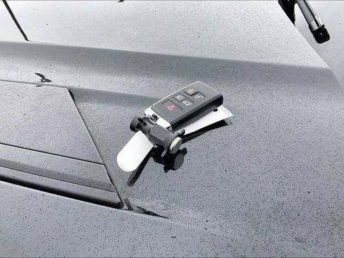 Used 2025 Land Rover Range Rover Sport SE image 11