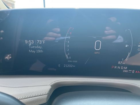 Used 2024 Cadillac XT4 Luxury w/ Cold Weather Package AWD/4WD image 22