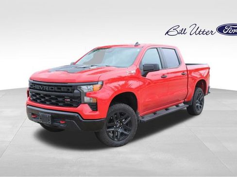 Used 2025 Chevrolet Silverado 1500 Custom Trail Boss AWD/4WD image 1