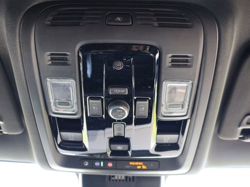 New 2026 Chevrolet Suburban High Country AWD/4WD image 16