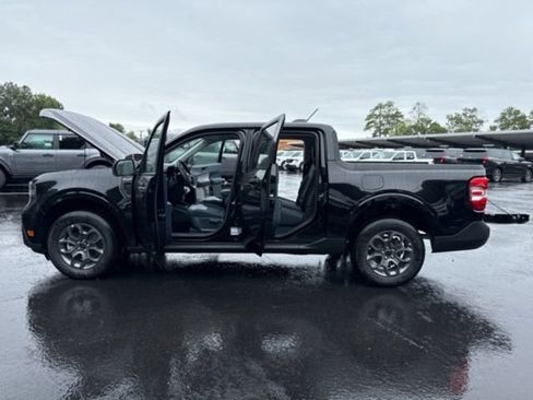 New 2025 Ford Maverick XLT image 25