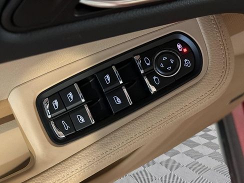 Certified 2021 Porsche Macan AWD/4WD image 14