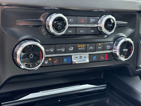 New 2026 Ford F250 Platinum image 39