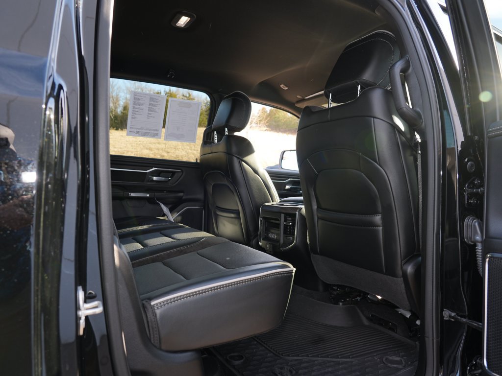 Used 2025 RAM 1500 Laramie AWD/4WD image 29